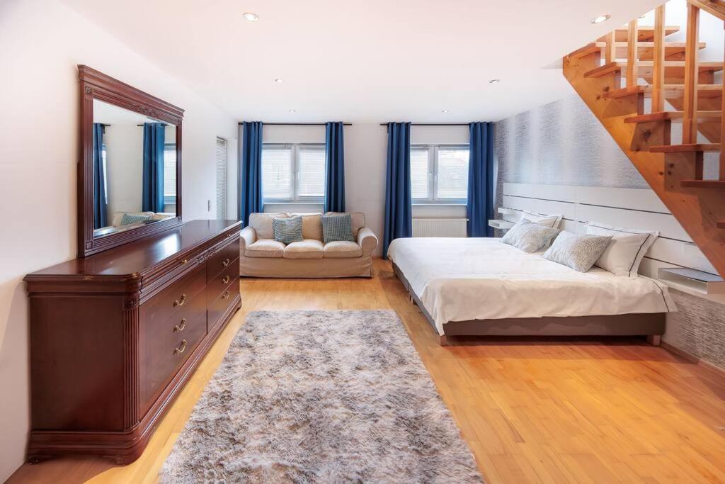 Scenic Rooftop Flat With Terrace Vienna Exterior photo